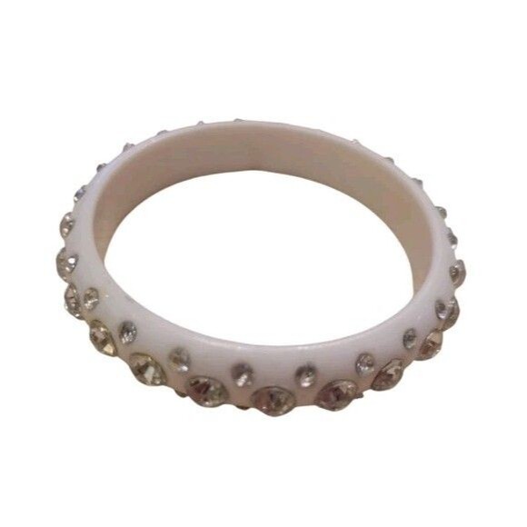 Vintage White Lucite Bangle Bracelet w/ Sparkling  Crystals Rhinestones - Picture 4 of 5
